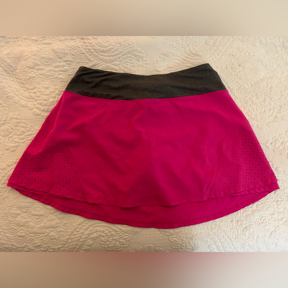 Size Medium Pink & Gray Skort